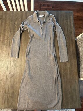 Ribbed Long-Sleeve Knit Dress in Gray